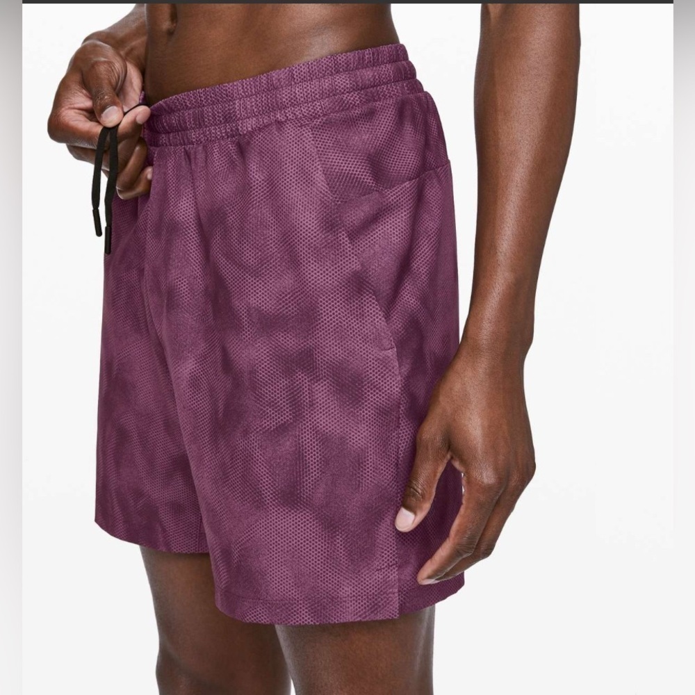 Lululemon Channel Cross Swim Short *7"
Shadow Mesh Vintage Plum Multi Size S - Picture 3 of 14